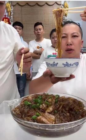 官方回应来了！红薯粉条检测结果终于出炉，东北雨姐或将坐牢