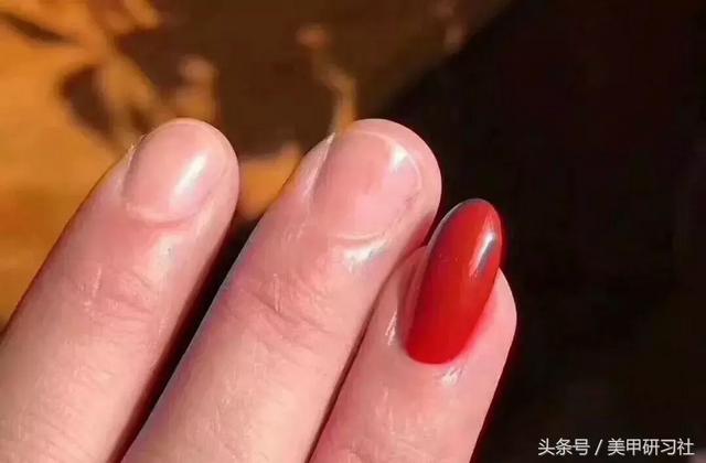 为什么修好甲型后指甲尖总是会出现豁口？- 美甲公开课